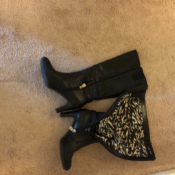 Anne Klein black boots sz 6/12 - Picture 4 of 6